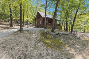 Camp Allswell - Cozy Loft Cabin Getaway - Fireplace